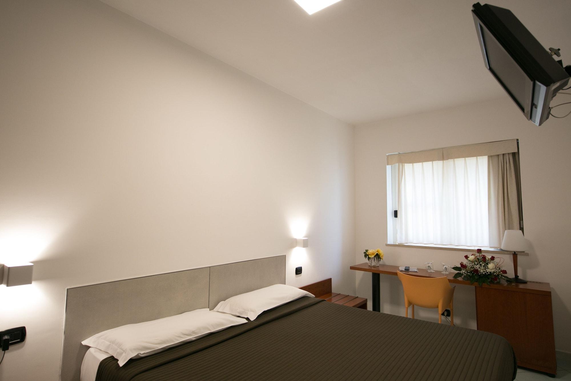 Mediterranea Hotel&Convention Center Salerno Esterno foto