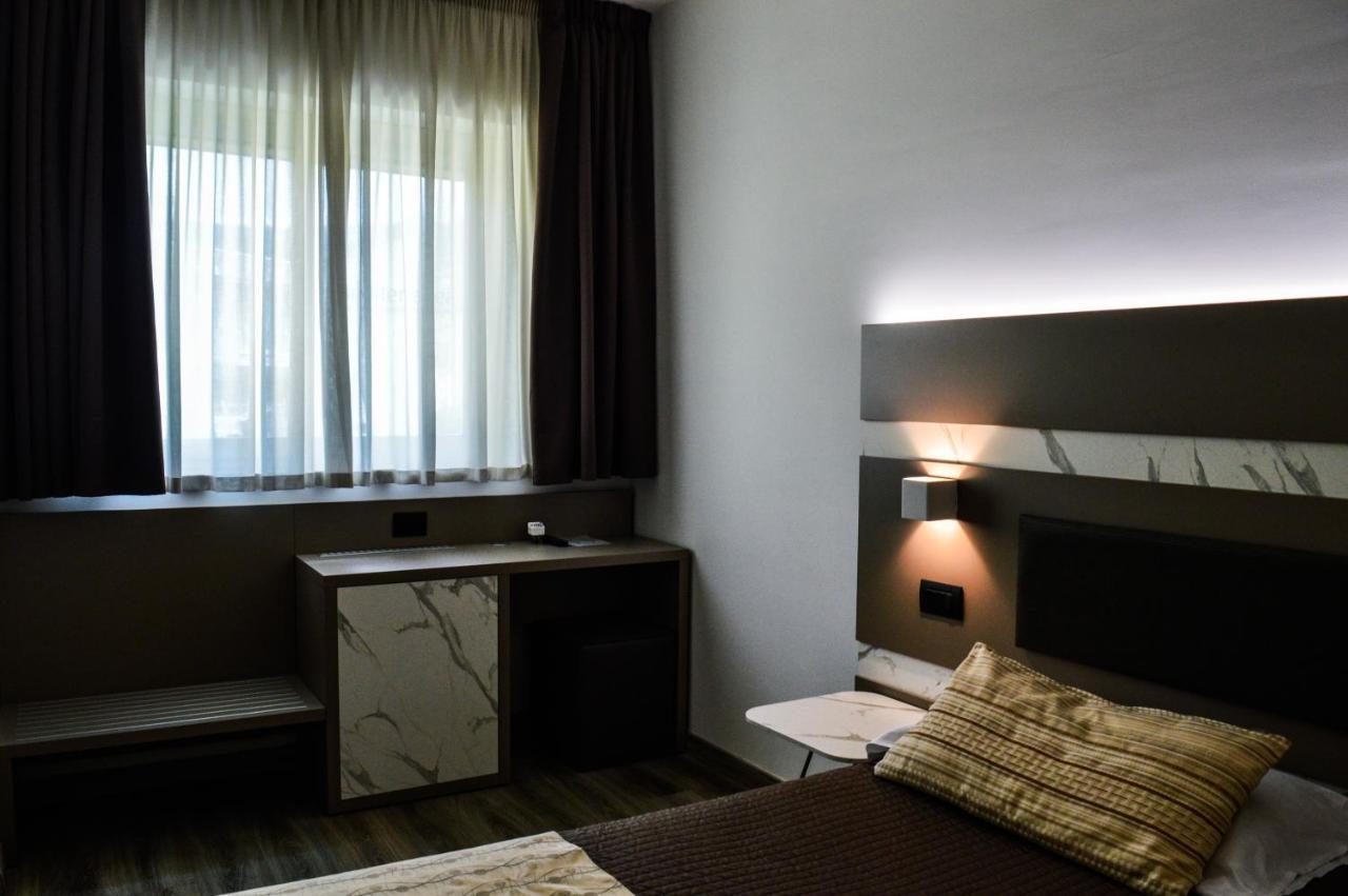 Mediterranea Hotel&Convention Center Salerno Esterno foto