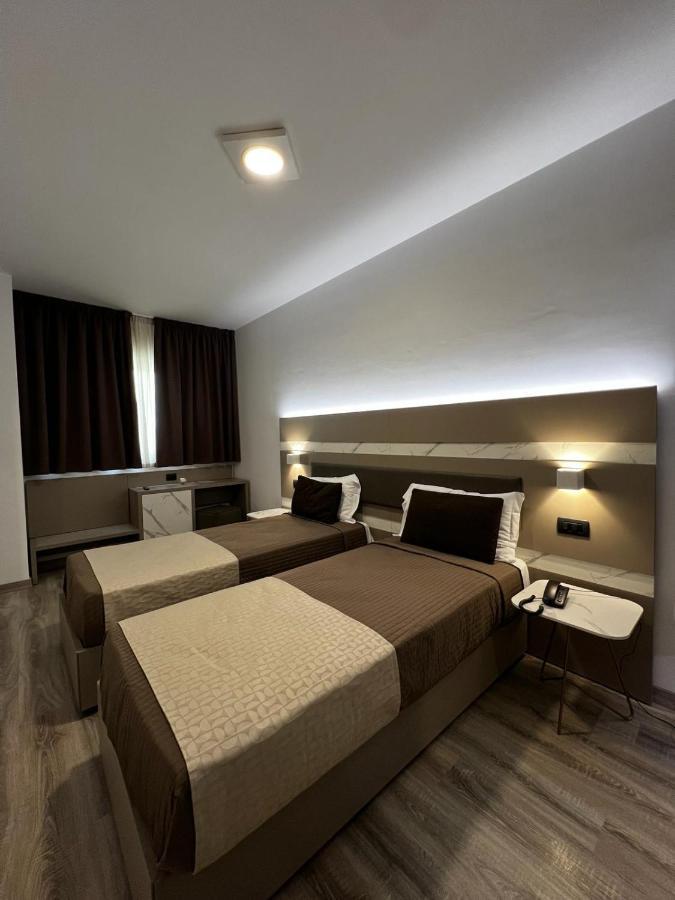 Mediterranea Hotel&Convention Center Salerno Esterno foto