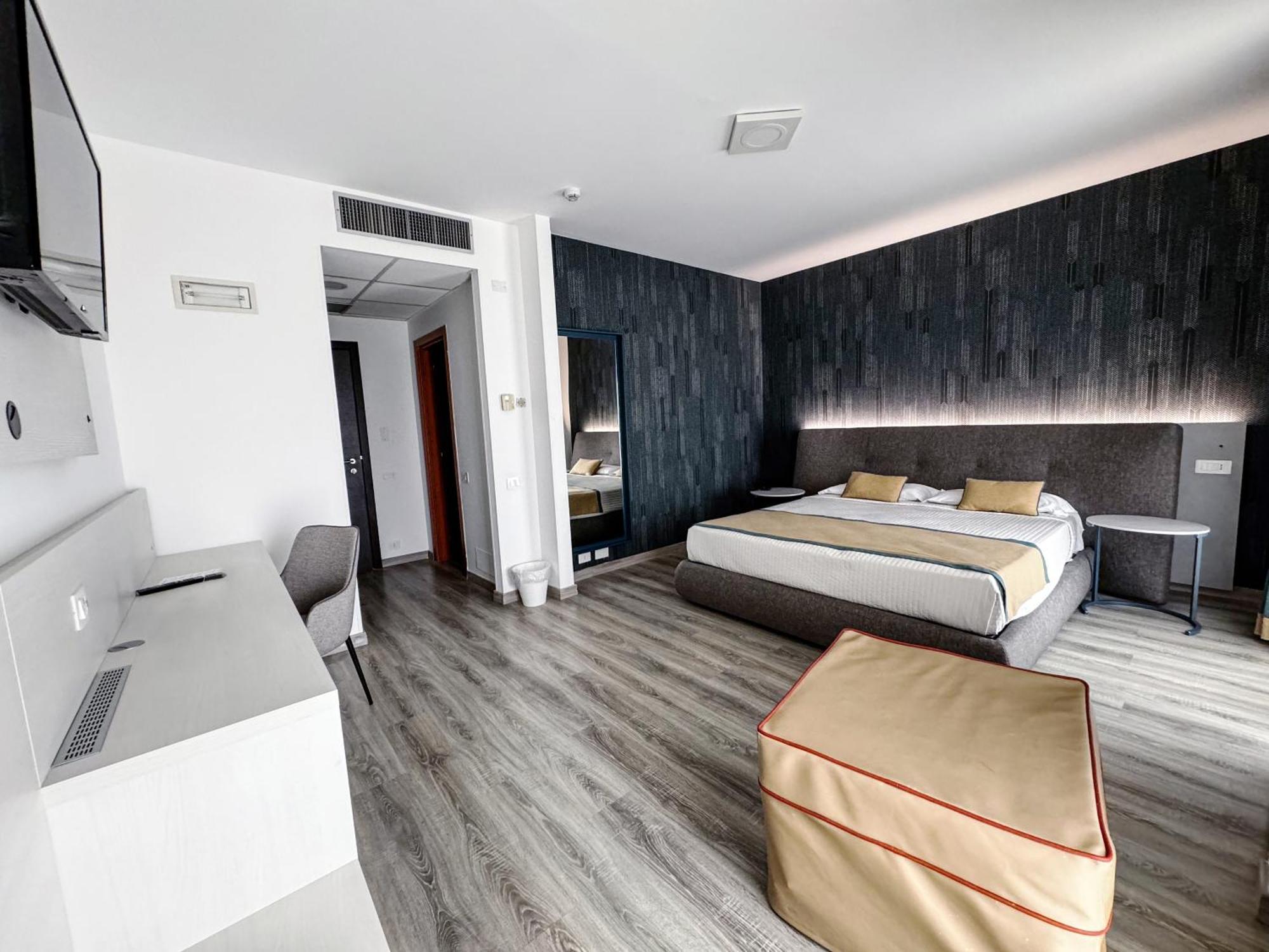 Mediterranea Hotel&Convention Center Salerno Esterno foto