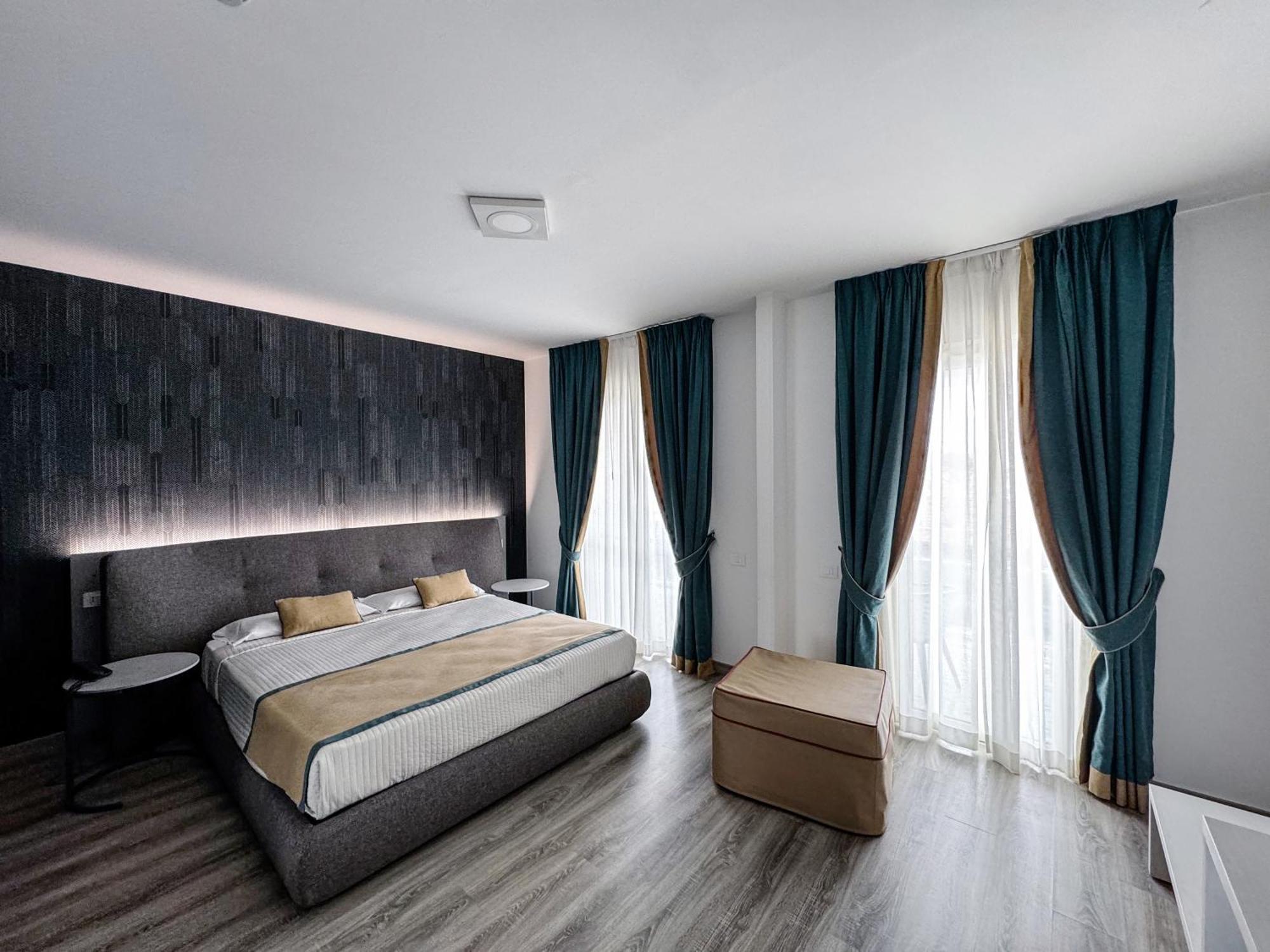 Mediterranea Hotel&Convention Center Salerno Esterno foto