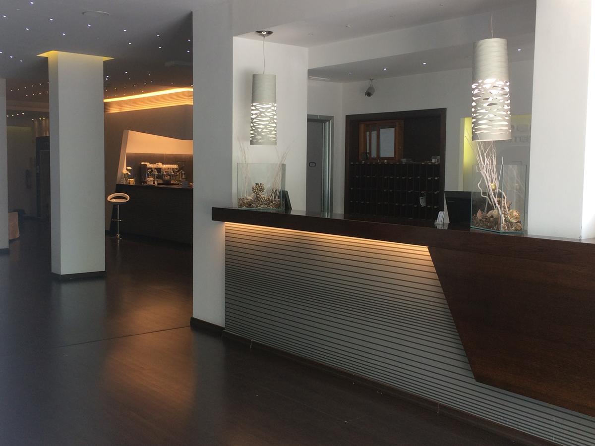 Mediterranea Hotel&Convention Center Salerno Esterno foto